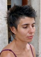 cieniowane fryzury krótkie - uczesanie damskie z włosów krótkich cieniowanych zdjęcie numer 98B